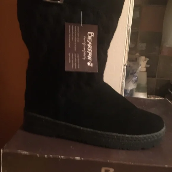 NWT Black Suede & Sheepskin Cable Knit Buckle Bear Paw Candice Boots - Picture 9 of 13